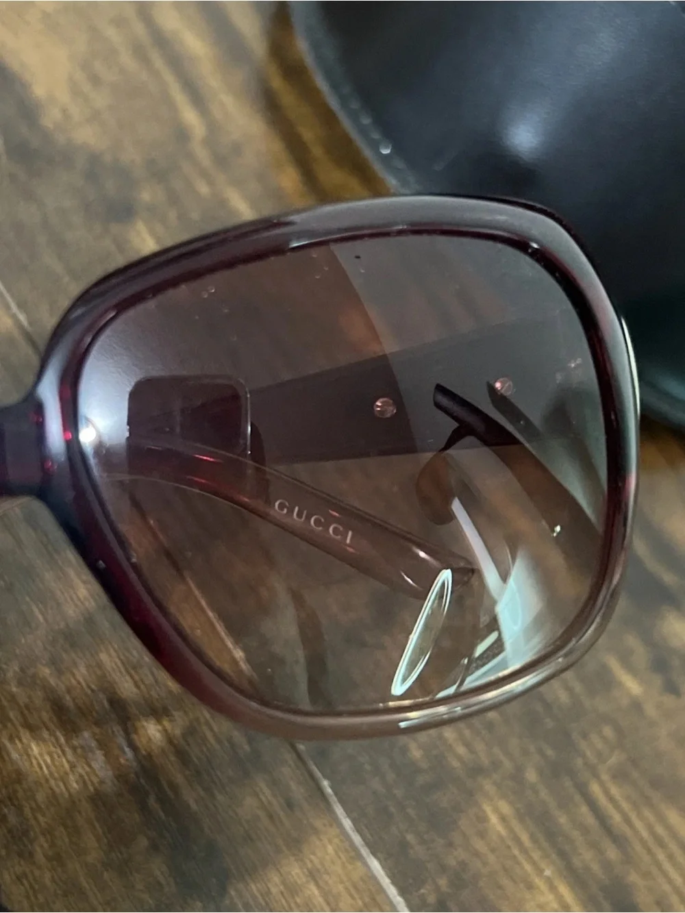 Gucci sleek sunglasses